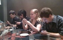 restaurant-cellphone
